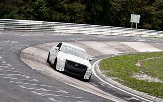ドイツ・ニュルブルクリンクで開発テスト中のキャデラックATS