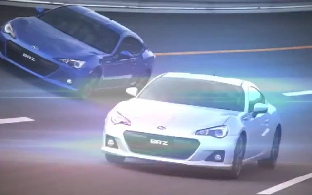 テストコースを走行する2台のスバルBRZ（動画キャプチャー）
