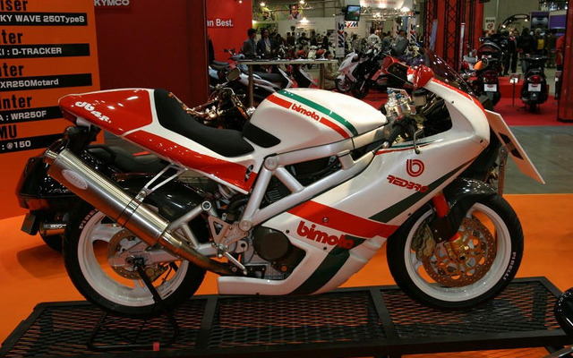 【東京モーターサイクルショー04】写真蔵…レッドブロ・ビモータ編