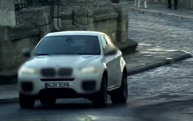 BMW X6に加わる新たなMバージョンの予告映像（動画キャプチャー）