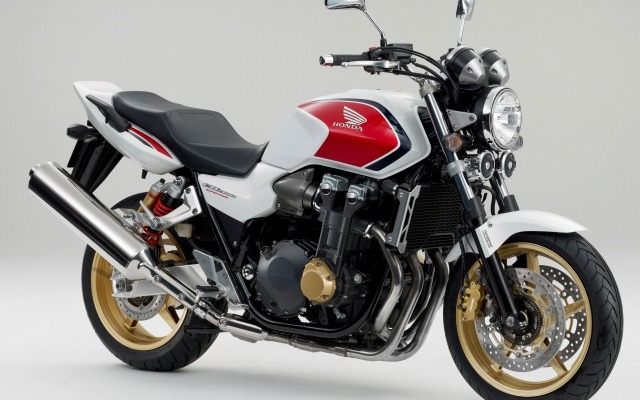 CB1300 SUPER FOUR ABS パールサンビームホワイト×キャンディーアルカディアンレッド×サイクロンブルーメタリック