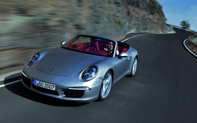 新型ポルシェ911カブリオレ