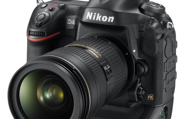 「ニコン D4」