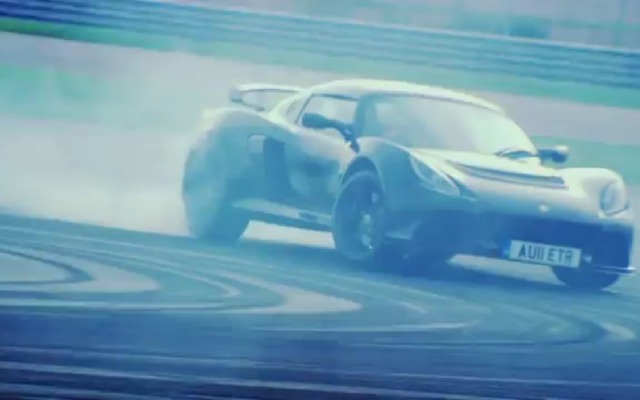 新型エキシージSをテストするブルーノ・セナ選手（動画キャプチャー）