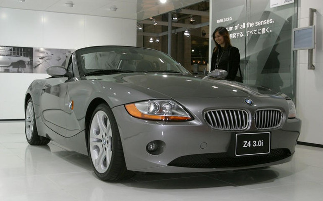 BMW・Z4の標準装備を拡大＆値上げ