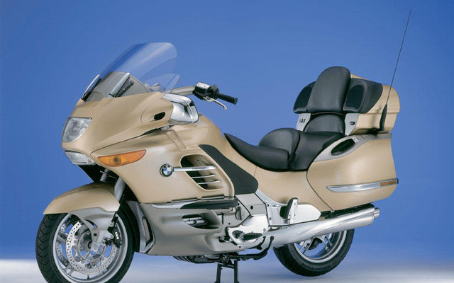 BMW・K1200LTをフルモデルチェンジ…フラッグシップ