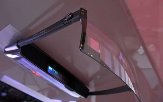 2011年のCEATECに出品されていたパイオニアの「AR HUD」