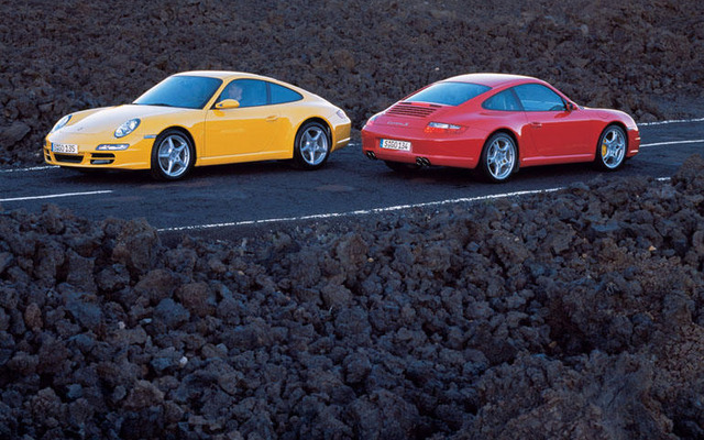【写真蔵】新型ポルシェ911タイプ997…目が?