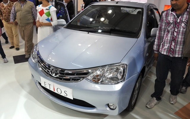 トヨタはインド市場で2011年、13万6150台を販売した（写真：エティオス。デリーモーターショー12）