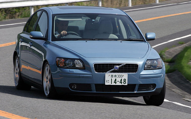 【ボルボS40/V50試乗】実直なまでのカッチリ感に満ち溢れているS40…小沢コージ