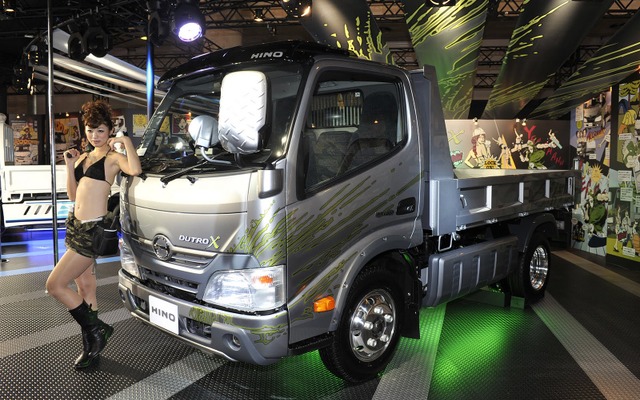日野デュトロX（東京オートサロン12）
