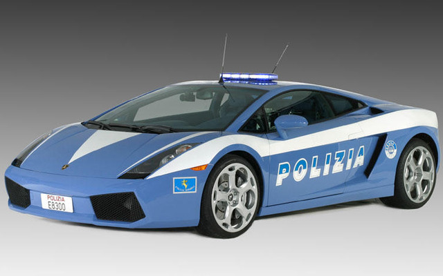 ランボルギーニ・ガヤルドのパトカー出動!!