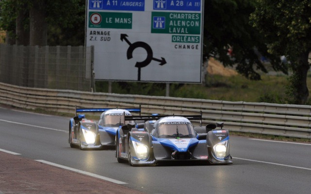 2009年のルマン24時間耐久レースを制したプジョー908 HDi FAP