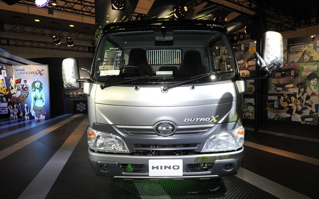 日野 デュトロX（東京オートサロン12）