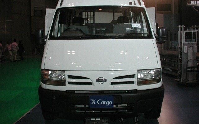 【東京ショー2000 速報】街をヨーロッパに変える日産、あっル……