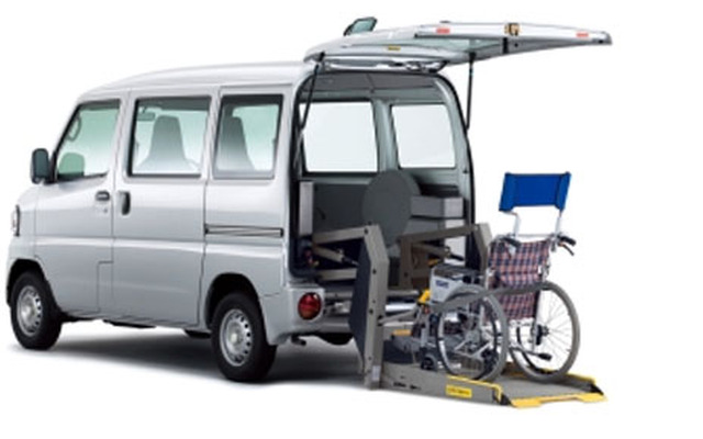 日産NV100クリッパー・チェアキャブ・リフタータイプDX（2WD）