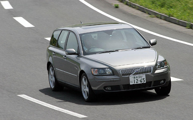 【インプレ'04】こもだきよし ボルボ『S40/V50』　じつにいい踏ん張り感をもつコンパクトワゴン