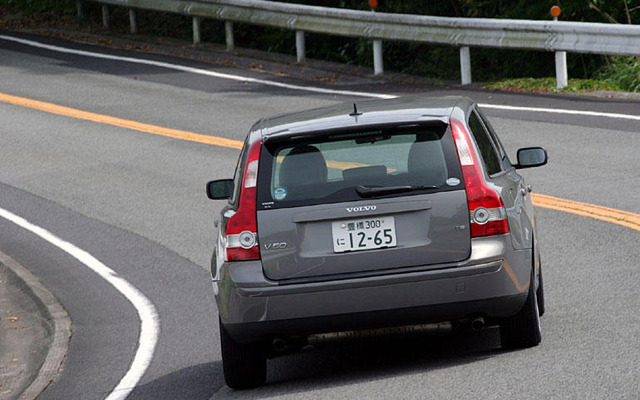 【インプレ'04】国沢光宏　ボルボ『S40/V50』  走りはじめでわかる、シャシー性能のよさ