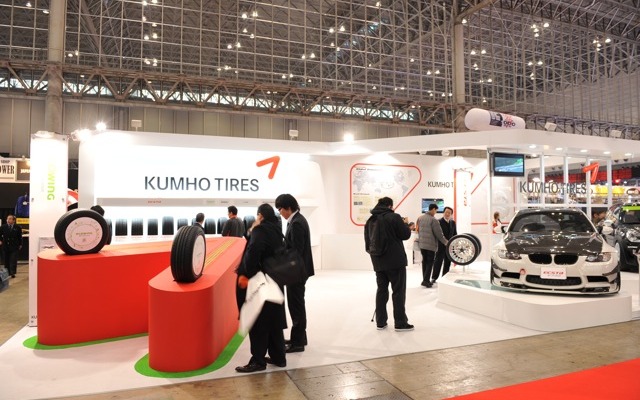 クムホタイヤ（東京オートサロン12）