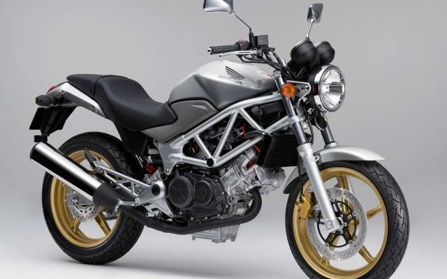 ホンダ VTR（デジタルシルバーメタリック）