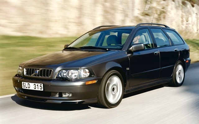 ボルボV40。2004年で生産終了。