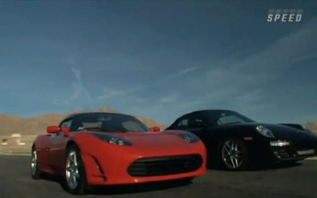 テスラロードスターと新型ポルシェ911の加速対決（動画キャプチャー）