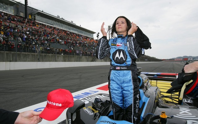 2008年、ツインリンクもてぎで開催されたインディジャパンで、ダニカ・パトリックが優勝。最高峰のオープンホイールカテゴリーで女性ドライバーが優勝するのは史上初。