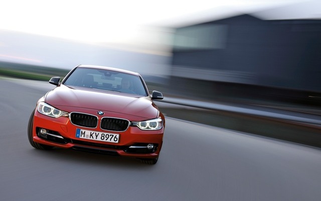 BMW3シリーズ（東京マラソン賞品と同型車）