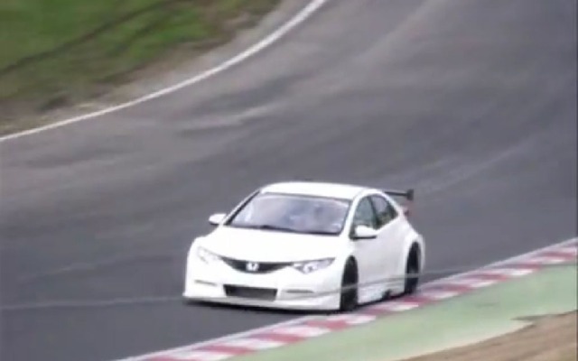 英国で行われた新型ホンダ シビックNGTC（次世代ツーリングカー）の初テスト（動画キャプチャー）