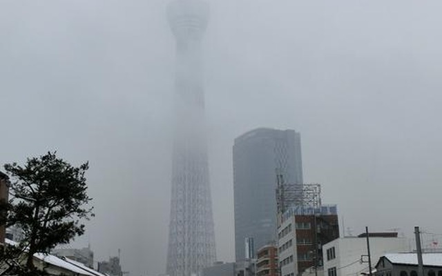 十間橋の欄干にも積雪