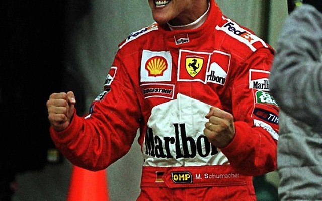 サッカー:F1ドリームチームがイタリア選抜と激突