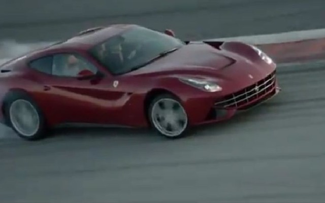 フェラーリF12ベルリネッタの公式映像