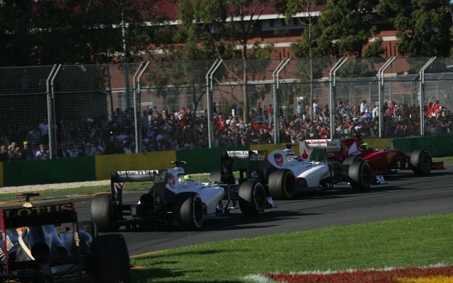 小林可夢偉（写真前から2台目、ザウバー。3月18日、F1オーストラリアGP）