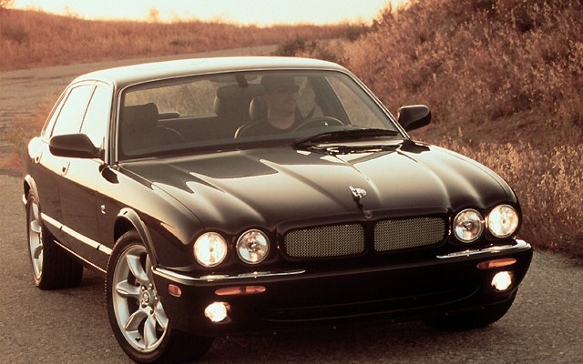 ここまでわかったジャガー『XJ』後継車---エンジンが……