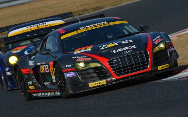 GT300クラス優勝のGAINER DIXCEL R8 LMS 田中哲也/平中克幸組