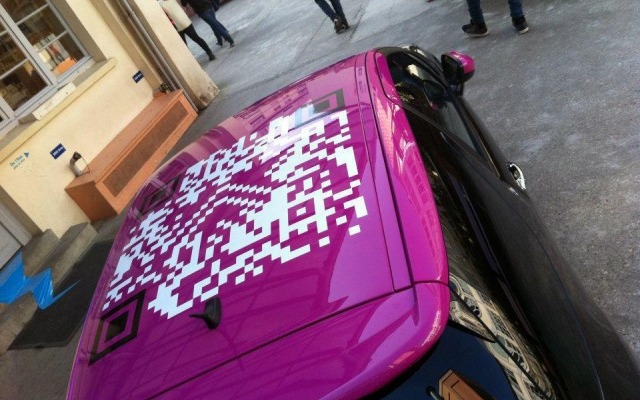 パリの高校生がデザインした DS3 ルーフステッカー