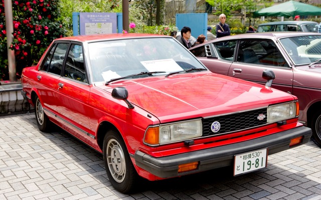 ダットサンや懐かしの日産車が並んだ