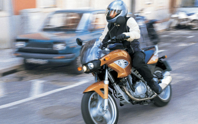 BMWは一線を画す…二輪車リサイクル