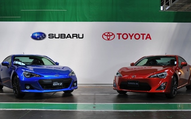 スバルBRZとトヨタ86のラインオフ式典