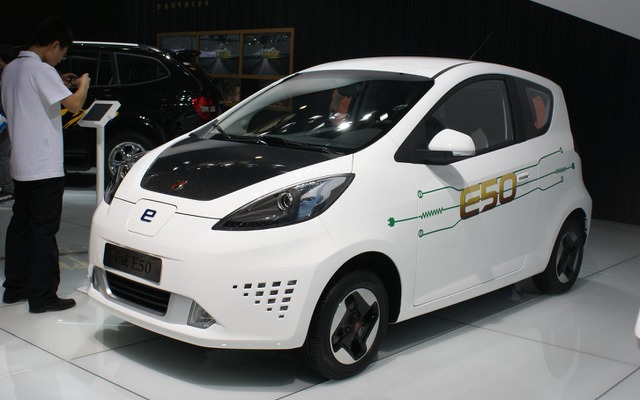 上海汽車の栄威（ROEWE）ブランドの小型EV、E50（北京モーターショー12）