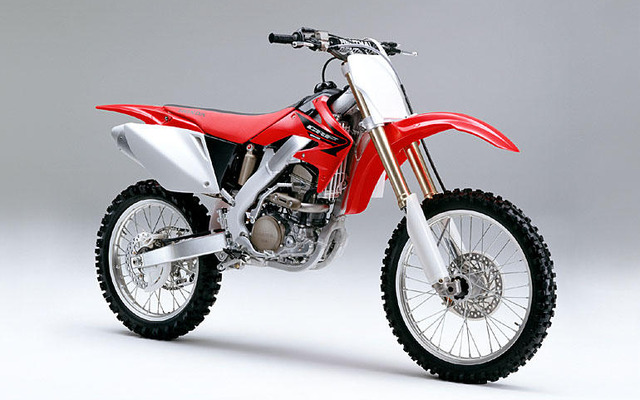 モトクロス競技専用車、ホンダCRFシリーズの2005年モデル