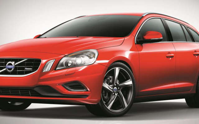 1.6リットル直噴ターボエンジンを搭載したボルボ V60 T4 R-DESIGN