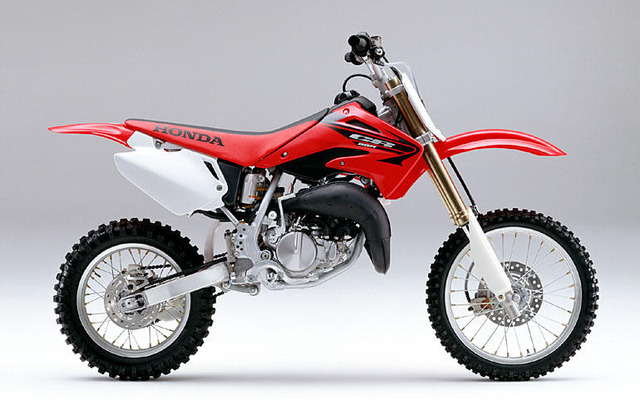 モトクロス競技専用車、ホンダCR85シリーズの2005年モデル