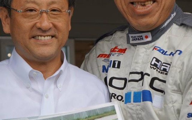 トヨタ自動車の豊田章男社長と「モンスター田嶋」こと田嶋伸博選手