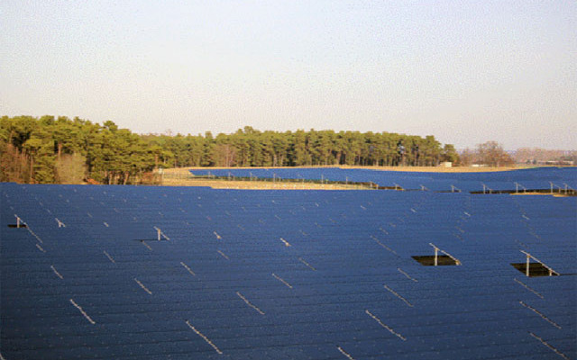 ソーラーフロンティアと独べレクトリック社が運用する世界最大の太陽光発電所（独ブランデンブルク州）