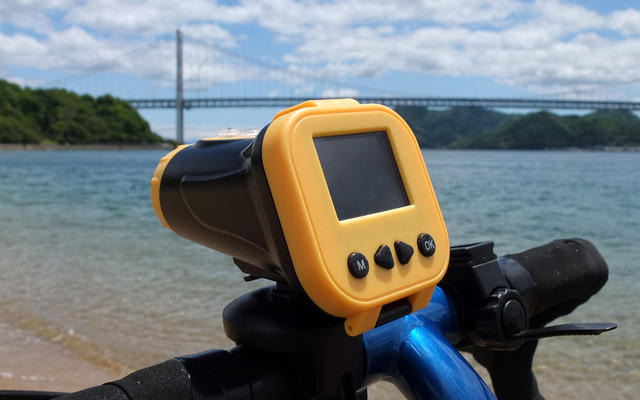 「20M防水FULLHDビデオカメラ」（型番：WP2MHDVR）を自転車に装着したイメージ