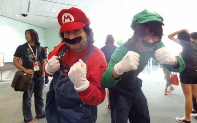 【E3 2012】某有名兄弟など、会場を盛り上げるキャラクターたち  