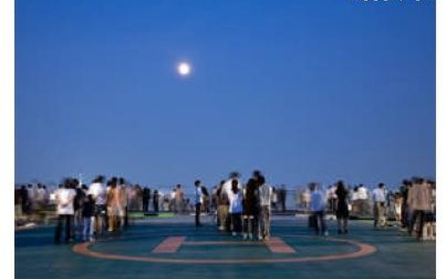 スカイデッキ観望会の様子（2009年撮影）