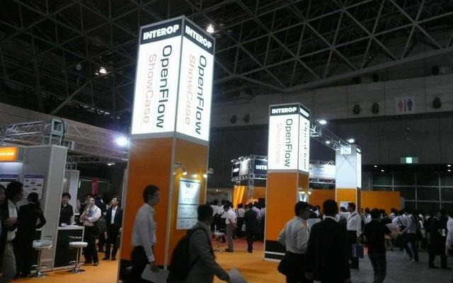 「OpenFlow ShowCase」の特設コーナー。「Open Networking Foundation」（ONF）と出展13社が協力