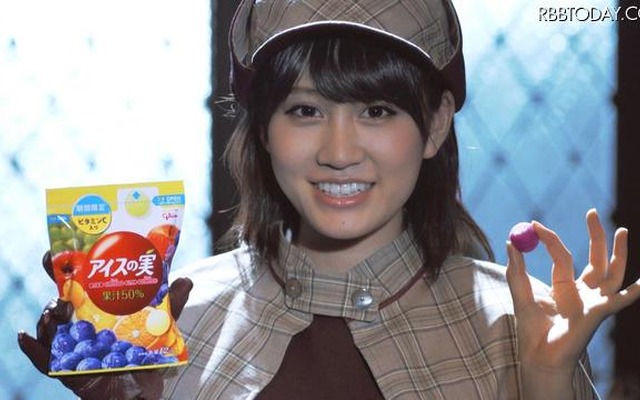 AKB48前田敦子が探偵役に。「アイスの実」新CM